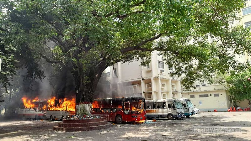বঙ্গবন্ধু মেডিকেলে ভাঙচুরের মামলায় চিকিৎসক গ্রেপ্তার