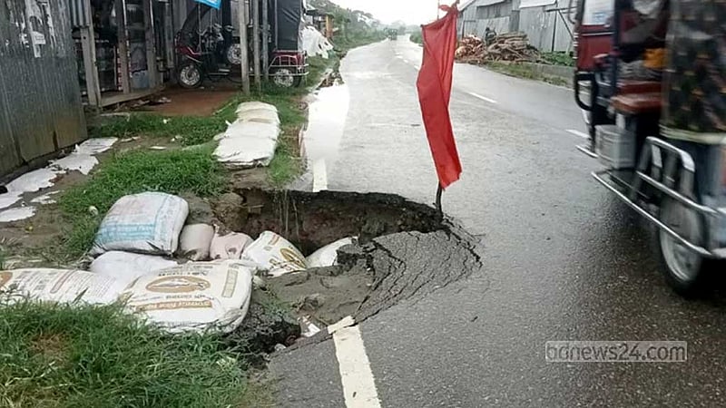 মেঘনা-ধনাঘোদা সেচ প্রকল্পে পানির চাপ, ঝুঁকিতে বেড়িবাঁধ