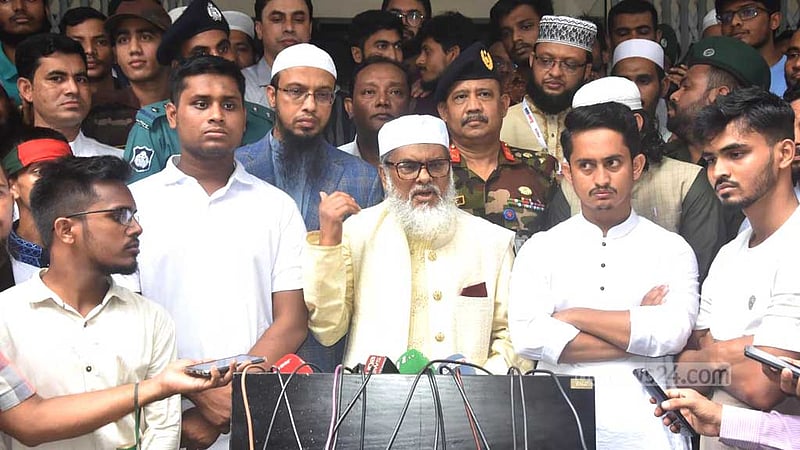সাম্প্রদায়িক বিষয়কে ‘চাঙ্গা করছে’ একটি মহল: উপদেষ্টা
