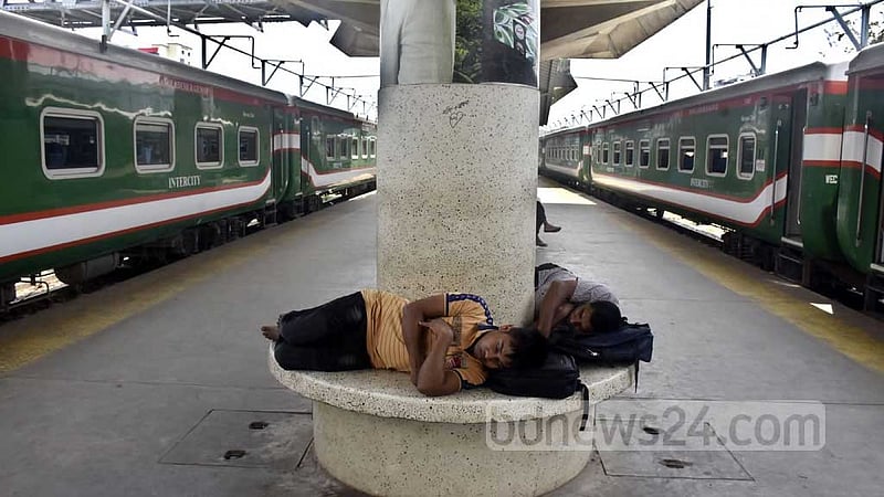 ফের বন্ধ হল ট্রেন চলাচল