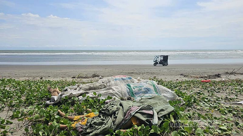 রোহিঙ্গাবাহী নৌকাডুবি: আরও ৫ লাশ উদ্ধার, মোট মৃত্যু ৩৬