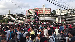 চট্টগ্রামেও শিক্ষার্থীদের বড় জমায়েত