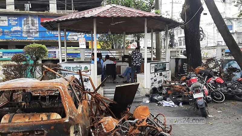 ‘কিছুই নেই’, চট্টগ্রামের বিধ্বস্ত থানাগুলোয় যেভাবে কাজ চলছে