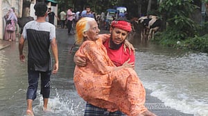 বন্যার্তদের সহায়তা: যেভাবে টাকা পাঠাবেন প্রধান উপদেষ্টার ত্রাণ তহবিলে