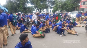 নানা দাবি নিয়ে রাস্তায় রাস্তায় মানুষ, ঢাকায় ‘অসহনীয়’ যানজট