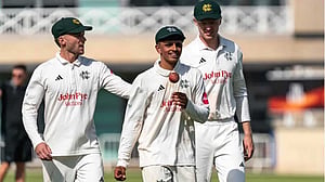 অভিষেকে ৭ উইকেট নিয়ে ১৬ বছর বয়সী ফারহানের ইতিহাস