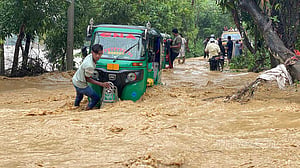 তিন দিনের মধ্যে বন্যা পরিস্থিতি স্বাভাবিক হবে: সতর্কীকরণ কেন্দ্র