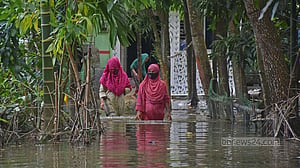 ‘শুকনা খাবার কত খাইব? এখন কিছু চাইল-ডাইল দেন’