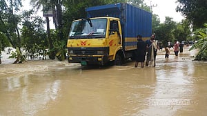 ফেনীতে টানা বর্ষণে নদ-নদীর পানি বৃদ্ধি, ৮০ গ্রাম প্লাবিত