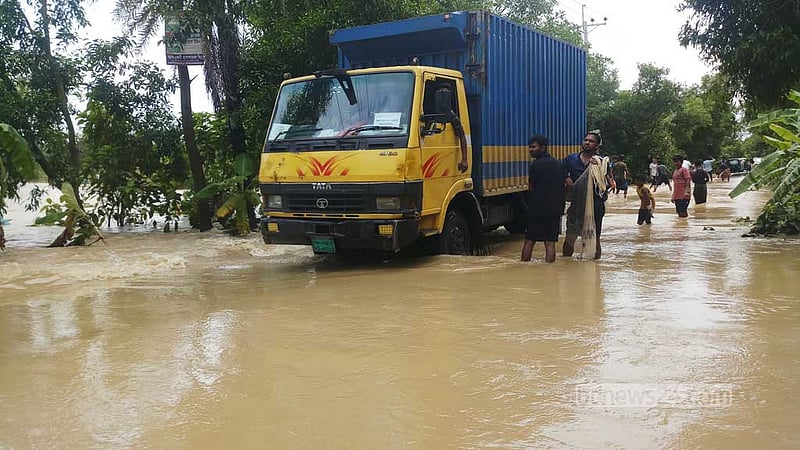 ফেনীতে টানা বর্ষণে নদ-নদীর পানি বৃদ্ধি, ৮০ গ্রাম প্লাবিত
