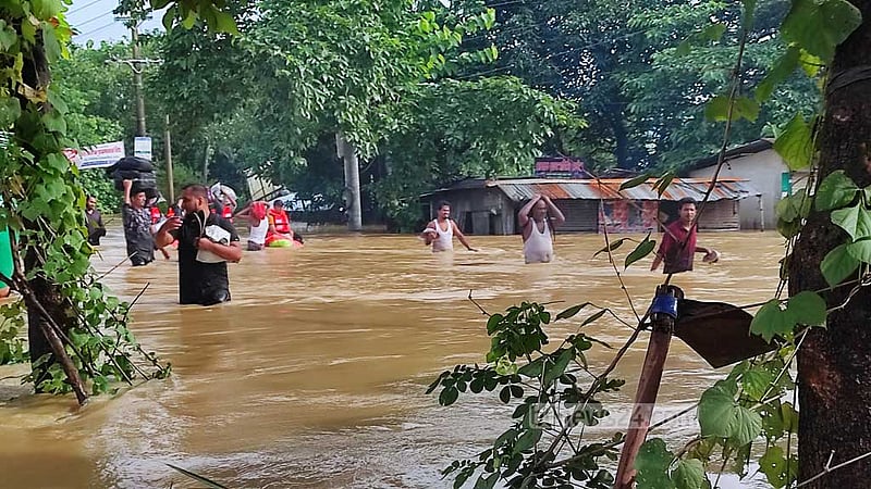 বন্যার ভয়াবহতা: বাঁধের রাজনীতি ও আসন্ন সংকট