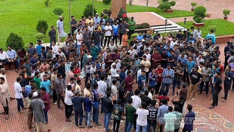 গাজীপুরে কৃষি বিশ্ববিদ্যালয়ে শিক্ষার্থীরা ক্লাসে ফেরেননি, ভবনে তালা