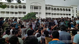 হাই কোর্ট ঘেরাওয়ের ডাক সমন্বয়ক হাসনাতের