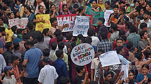 হিন্দুদের ওপর হামলা: চট্টগ্রামের দ্বিতীয় দিনের মতো বিক্ষোভ