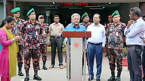 বাহিনীগুলোকে যারা দানব বানিয়েছে, তাদের ছাড় নয়: স্বরাষ্ট্র উপদেষ্টা