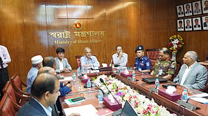 বঞ্চিত কর্মকর্তাদের আশ্বাস দিলেন নতুন স্বরাষ্ট্র উপদেষ্টা