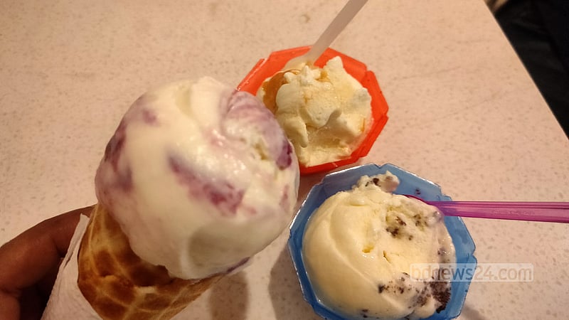 রাতে যেসব খাবার খেলে ঘুমের বারোটা বাজতে পারে