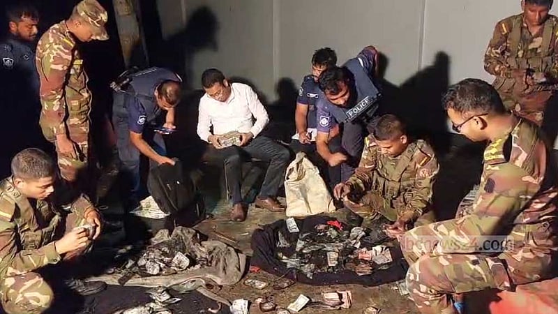 ঝালকাঠিতে আমুর বাসা থেকে ৫ কোটি টাকার দেশি-বিদেশি মুদ্রা উদ্ধার