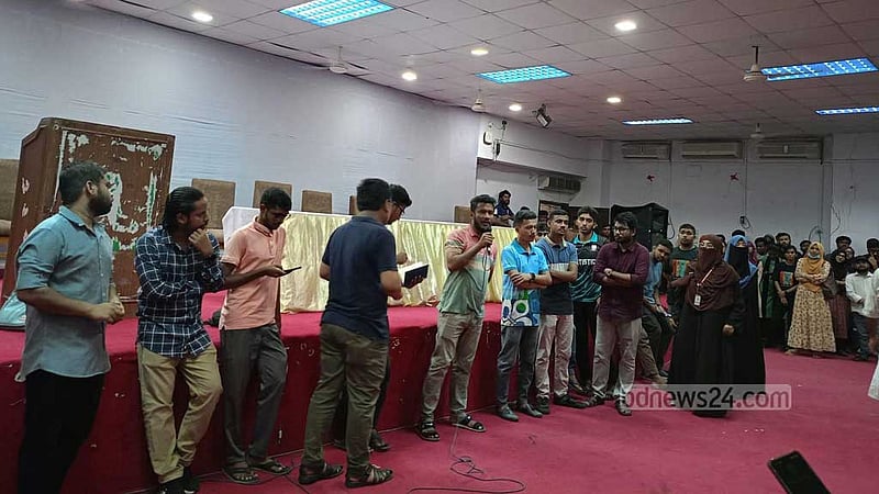 পদ ছাড়তে জগন্নাথের উপাচার্যকে ২৪ ঘণ্টা দিলেন শিক্ষার্থীরা