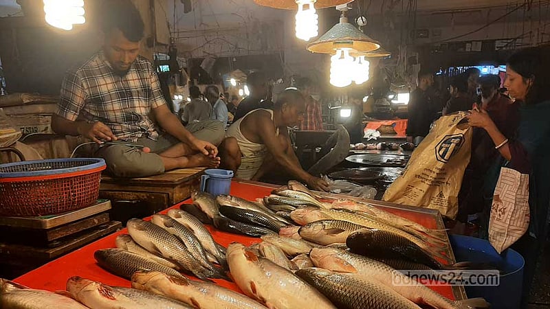 মাছের দাম কমেছে, স্বস্তি সবজিতেও