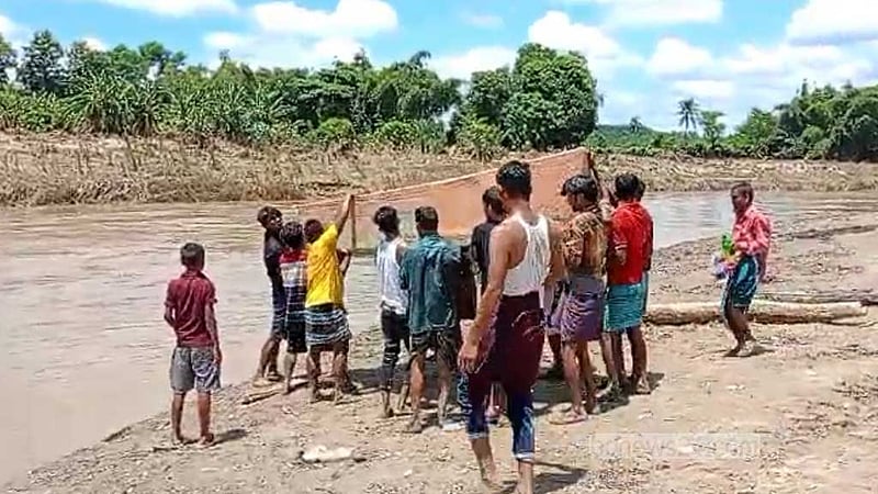 খাগড়াছড়ির ফেনী নদীতে নিখোঁজ দুই কিশোরের সন্ধান মেলেনি