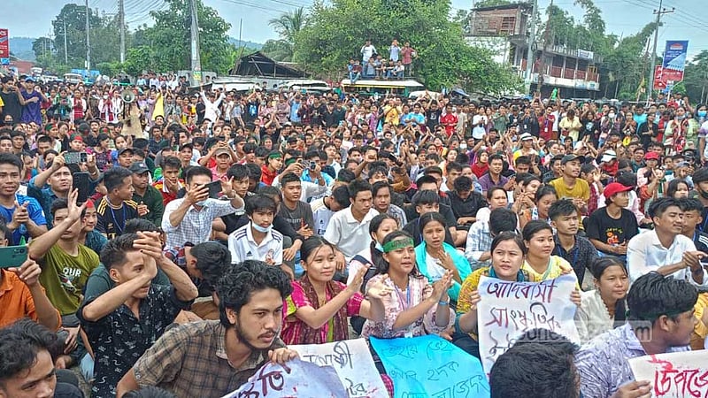 ৫ শতাংশ কোটা পুনর্বহালের দাবিতে খাগড়াছড়িতে শিক্ষার্থীদের বিক্ষোভ