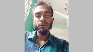 ‘মা রাস্তায় গুলি হচ্ছে, এখন ফোন রাখো’… তারপর নিস্তব্ধ