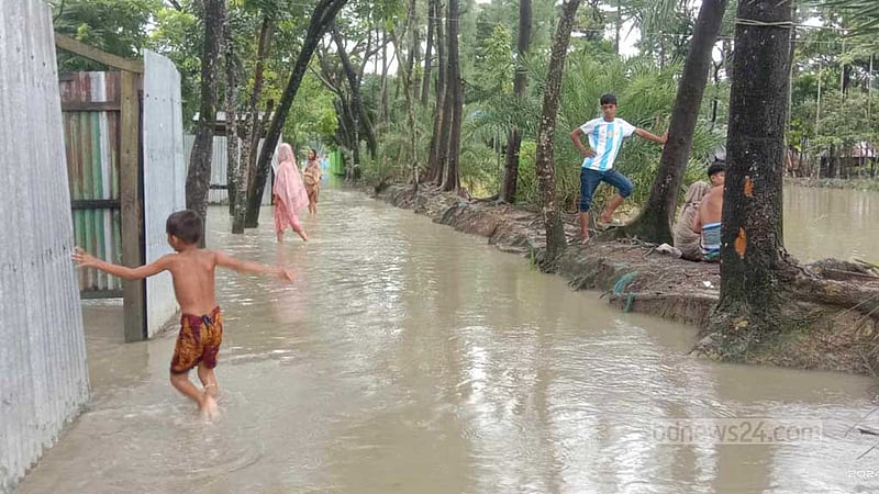 লক্ষ্মীপুরের মেঘনা পাড়ে ১ লাখ মানুষ পানিবন্দি, জ্বলছে না চুলা