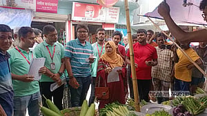 মাদারীপুরে শিক্ষার্থীরা বাজার মনিটরিংয়ে, জরিমানা