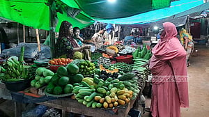 ‘দাম কমে নাই কোনো কিছুরই’