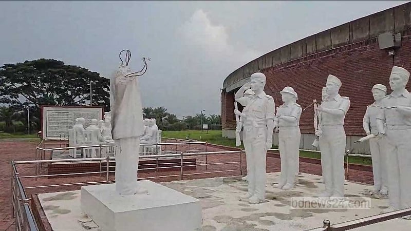 মুজিবনগরে তাণ্ডবের বলি মুক্তিযুদ্ধের ৩০০ ভাস্কর্য