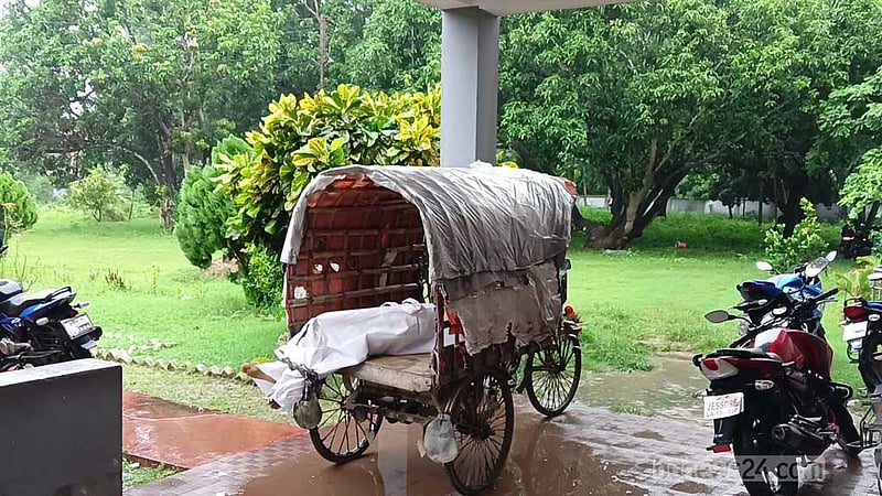 মুজিবনগরে নিজের ঘরে যুবককে গলা কেটে হত্যা