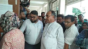 প্লট দুর্নীতি মামলা থেকেও রেহাই পেলেন মির্জা আব্বাস