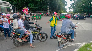 শিক্ষার্থীদের সড়ক ছাড়তে বললেন সারজিস