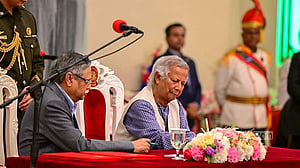 অন্তর্বর্তী সরকার: দপ্তর বণ্টনে ইউনূসের হাতে ২৭ মন্ত্রণালয় ও বিভাগ