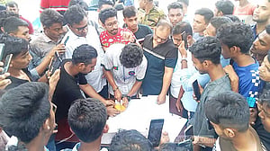 মুন্সীগঞ্জে বেক্সিমকো ফার্মার ওষুধের গাড়িতে মিলল ৩০০০ ইয়াবা