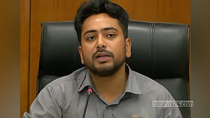 আওয়ামী লীগ কাকে জাতির পিতা বলল, সেই ধারাবাহিকতা থাকবে না: নাহিদ ইসলাম