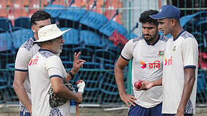 রাওয়ালপিন্ডিতে পেসারদের নিয়ে রোমাঞ্চিত হাথুরুসিংহে