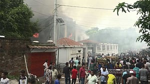 নাটোরে পুড়িয়ে দেওয়া সাবেক সংসদ সদস্যের বাড়ি থেকে ৪ লাশ উদ্ধার