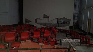 নাটোরে সিনেমা হলে ভাঙচুর-লুটপাট