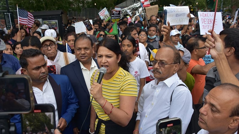 হিন্দু নিপীড়ন বন্ধে জাতিসংঘের সামনে প্রবাসীদের বিক্ষোভ