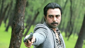 'নীল ঘূর্ণি' নিয়ে আসছেন অপূর্ব-মম