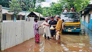 নোয়াখালীতে বৃষ্টি কমলেও বন্যা পরিস্থিতির উন্নতি নেই