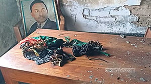 ‘পুড়িয়ে দেওয়া হয়েছে’ রাণীনগর থানা বিএনপির কার্যালয়