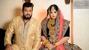 মৌসুমী যুক্তরাষ্ট্রে, বিবাহবার্ষিকীতে ‘একাকিত্বে’ সানি