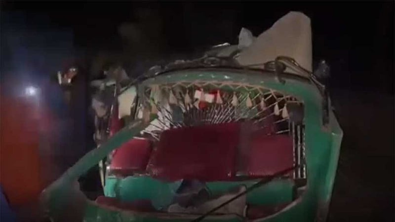 পাবনায় বাসের ধাক্কায় অটোরিকশার ৩ যাত্রী নিহত