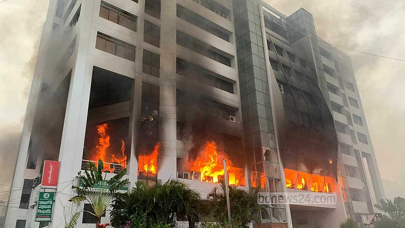 রাজশাহী ও নওগাঁয় যে ধ্বংসযজ্ঞ চালানো হয়েছে