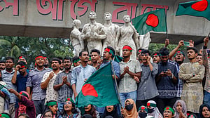 রেজিস্ট্যান্স উইক: আহতদের দেখতে যাবেন আন্দোলনকারীরা