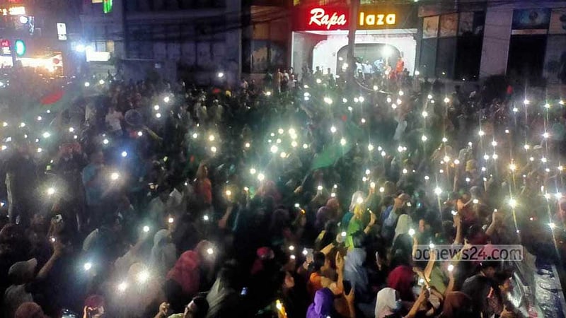 ‘শহীদ’ স্মরণে পদযাত্রা ও মোমবাতি প্রজ্জ্বালন