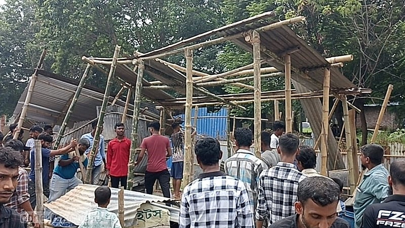 সাদিক অ্যাগ্রোকে উচ্ছেদ করা জায়গায় বিএনপির অফিস, পরে ‘অপসারণ’